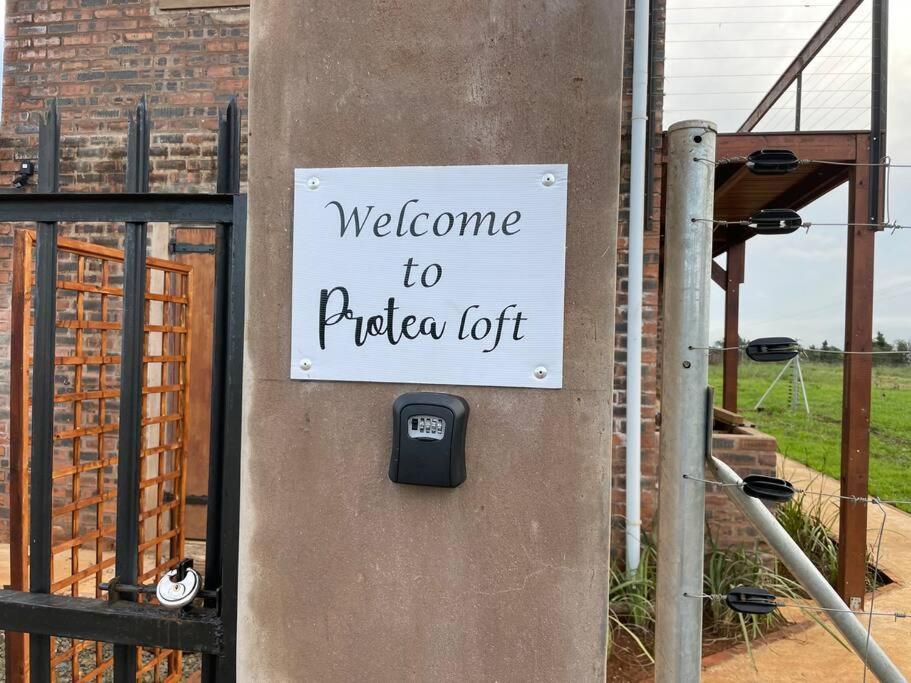 Protea Loft - Romantic Stay - No Load Shedding Гілтон Екстер'єр фото